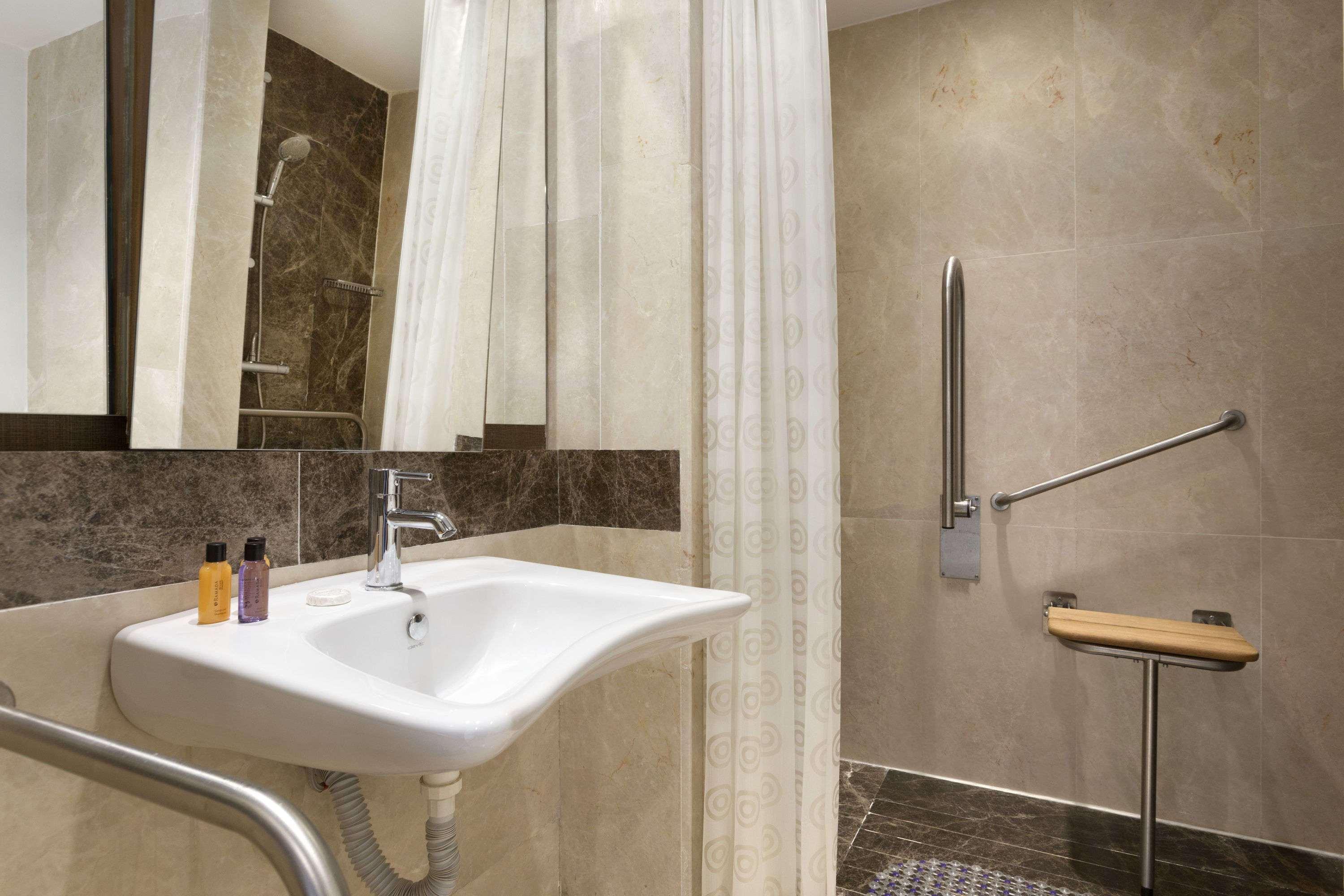 รามาดา อองคอร์ บาย วินด์แฮม อิสตันบูลแอร์พอร์ต Hotel ภายนอก รูปภาพ